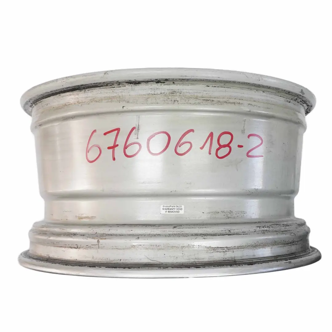 Silber Alu Felge Alufelge 18" Sternspeiche 124 9J ET:32 für BMW E60 mit Teilenummer 6760618 BMW E60 Silber Alu Felge Alufelge 18" Sternspeiche 124 9J ET:32 - SKU 6760618-2 - Teilenummer 6760618