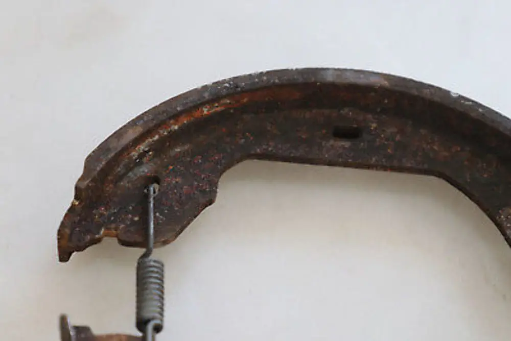 Brake Shoe Asbestos-free to BMW 5 6 7 X3 Series E60 E60N LCI M5 E63 E64 M6 E65 E66 with Part number 34416761293 BMW 5 6 7 X3 Series E60 E60N LCI M5 E63 E64 M6 E65 E66 Brake Shoe Asbestos-free - SKU 6761293 - Part number 34416761293