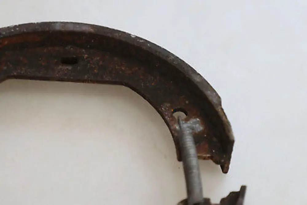 Brake Shoe Asbestos-free to BMW 5 6 7 X3 Series E60 E60N LCI M5 E63 E64 M6 E65 E66 with Part number 34416761293 BMW 5 6 7 X3 Series E60 E60N LCI M5 E63 E64 M6 E65 E66 Brake Shoe Asbestos-free - SKU 6761293 - Part number 34416761293