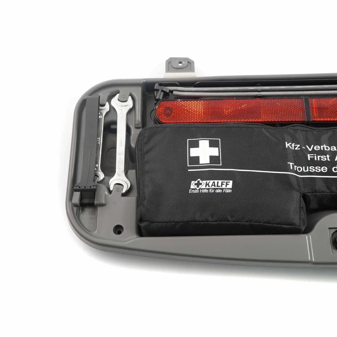 BMW E60 E65 E66 Occhiello di traino per cassetta degli attrezzi - SKU 6761420-3 - Numero di parte 6761420
