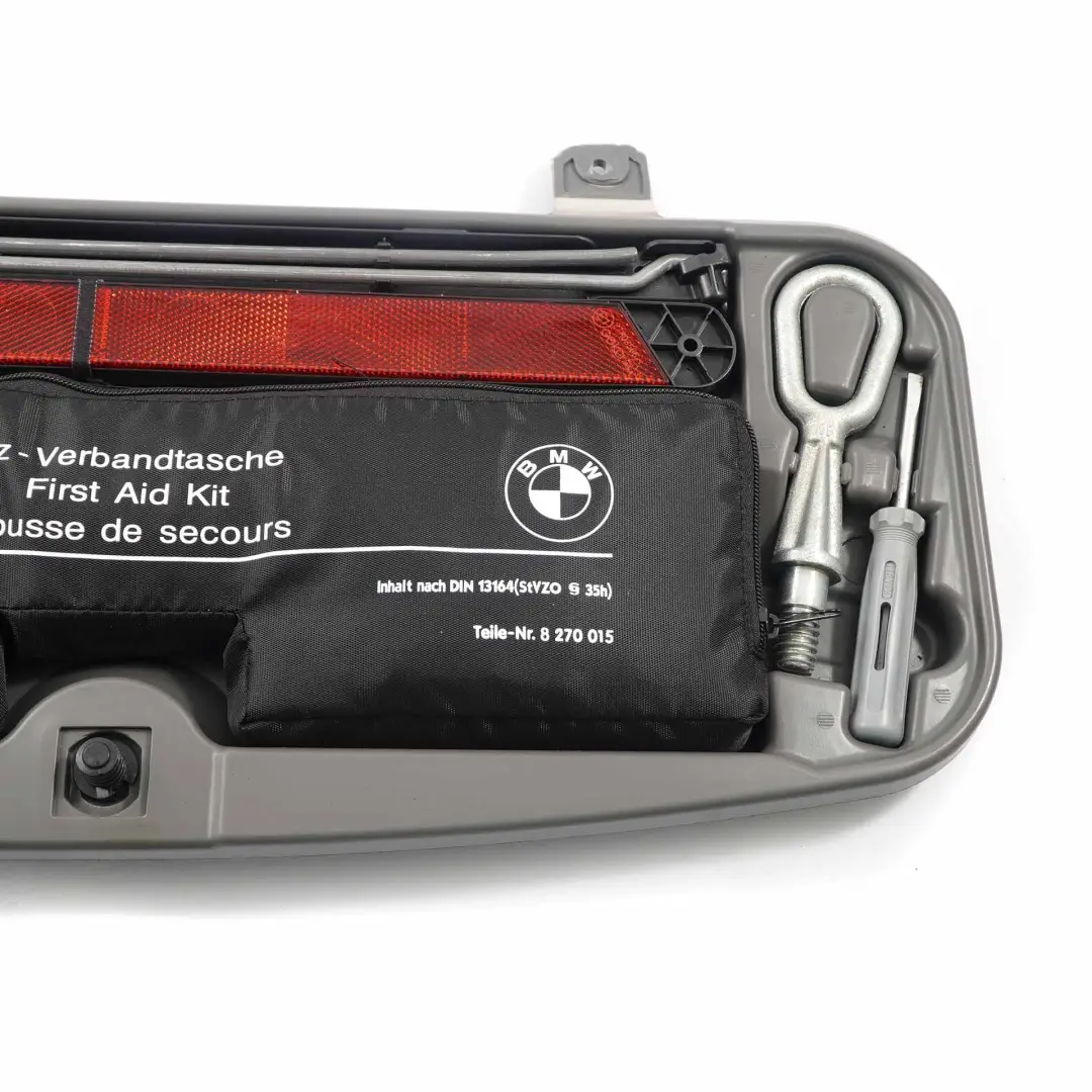 Bootlid Almacenamiento Caja de Herramientas Trim Remolque para BMW E60 E65 Tailgate con número de pieza 6761420 BMW E60 E65 Tailgate Bootlid Almacenamiento Caja de Herramientas Trim Remolque - SKU 6761420-3 - Número de pieza 6761420