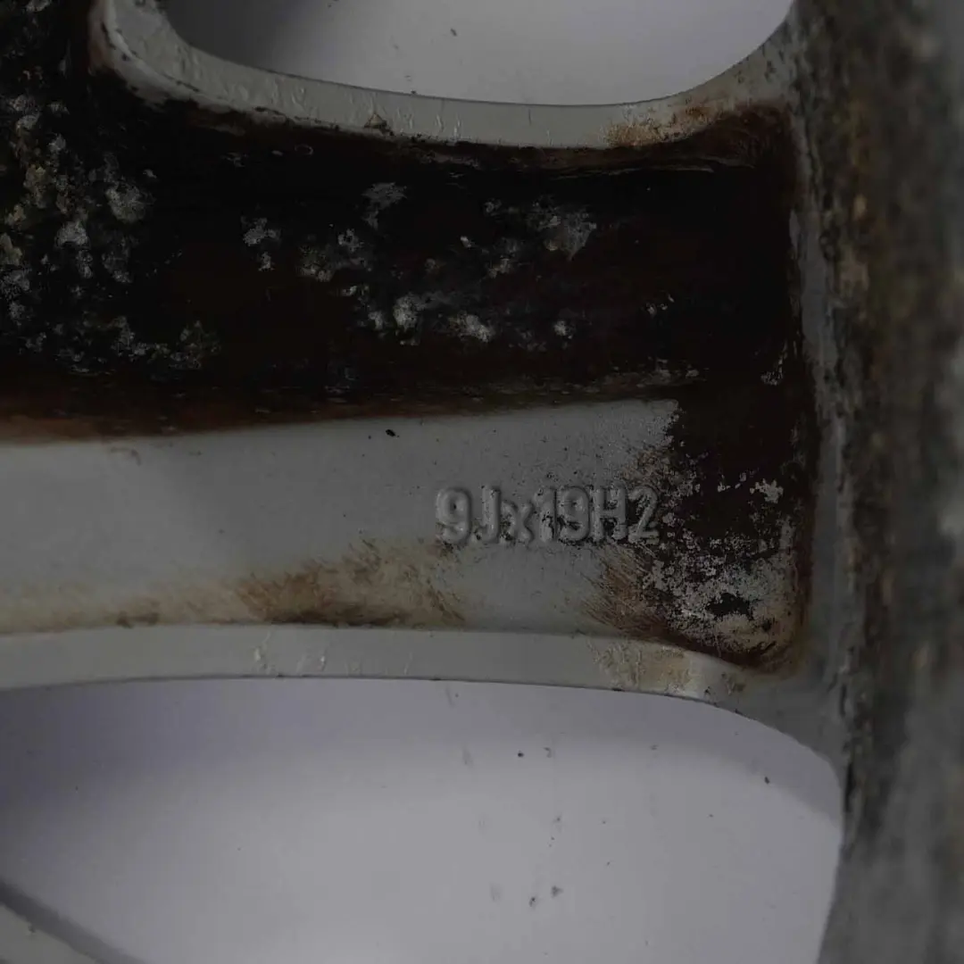 Front Alloy Wheel Rim 19" V-spoke 126 9J ET:24 to BMW E65 E66 with Part number 6761555 BMW E65 E66 Front Alloy Wheel Rim 19" V-spoke 126 9J ET:24 - SKU 6761555-3 - Part number 6761555