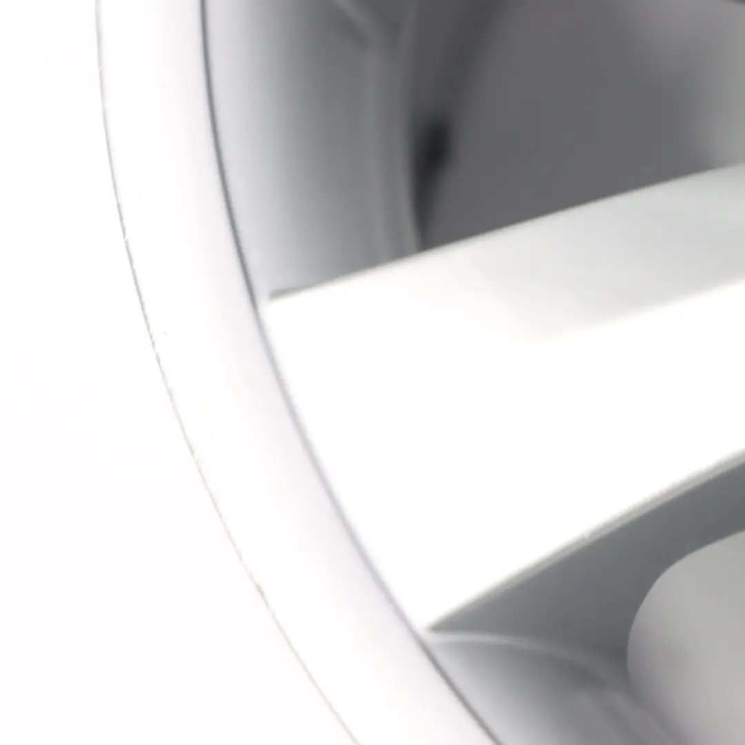 Jante en alliage arrière 19" à rayons en V 126 10J ET:24 pour BMW E65 E66 à propos du numéro de pièce 6761556 BMW E65 E66 Jante en alliage arrière 19" à rayons en V 126 10J ET:24 - SKU 6761556-2 - Numéro de pièce 6761556