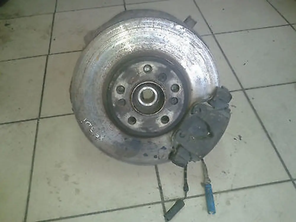 Completo Bremssattelgeh?usedeckel Davanti Destra 3121 per BMW X5 E53 con numero di parte 31216761576 BMW X5 E53 Completo Bremssattelgeh?usedeckel Davanti Destra 3121 - SKU 6761576 - Numero di parte 31216761576