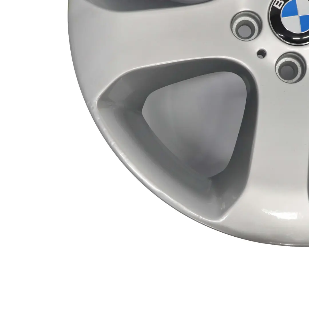 Cerchio Anteriore In Lega Argento Da 19" Raggi Stellari 132 9J Et:48 per BMW X5 E53 con numero di parte 6761931 BMW X5 E53 Cerchio Anteriore In Lega Argento Da 19" Raggi Stellari 132 9J Et:48 - SKU 6761931 - Numero di parte 6761931