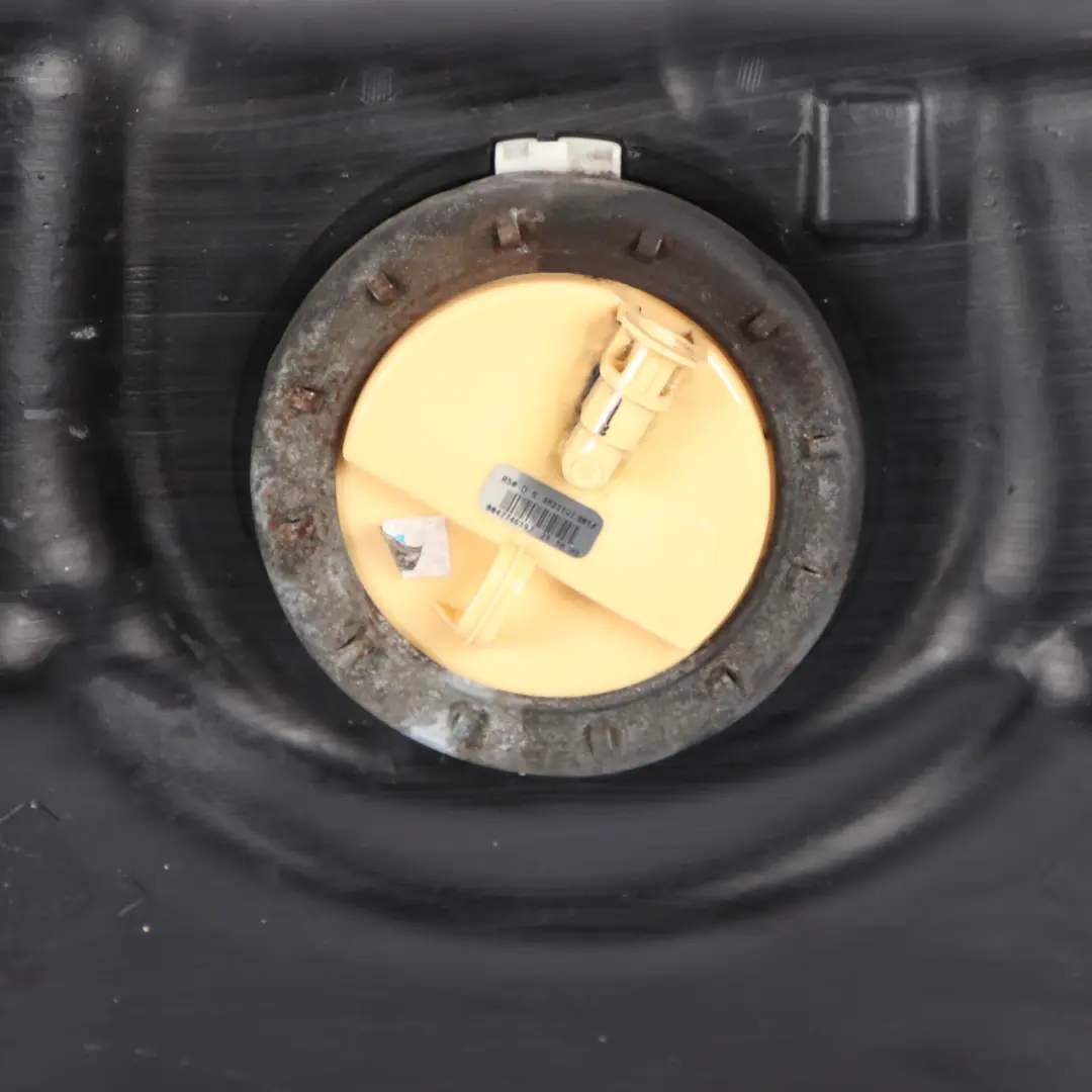 W17 Complete Fuel Tank Diesel to Fuel Tank Mini One D R50 with Part number 6762125 Fuel Tank Mini One D R50 W17 Complete Fuel Tank Diesel - SKU 6762125 - Part number 6762125