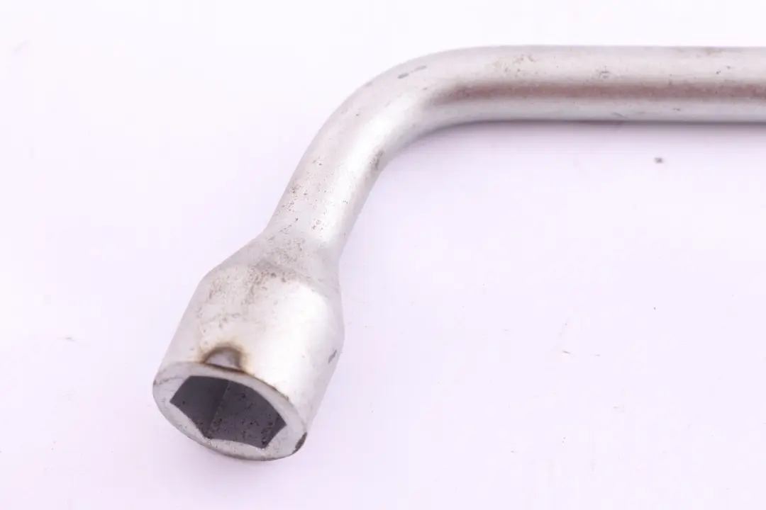 Mini Cooper One R50 R35 R56 R57 R58 R60 R61 Cle a Molette 6762182 - SKU 6762182-1 - Numéro de pièce 6779731