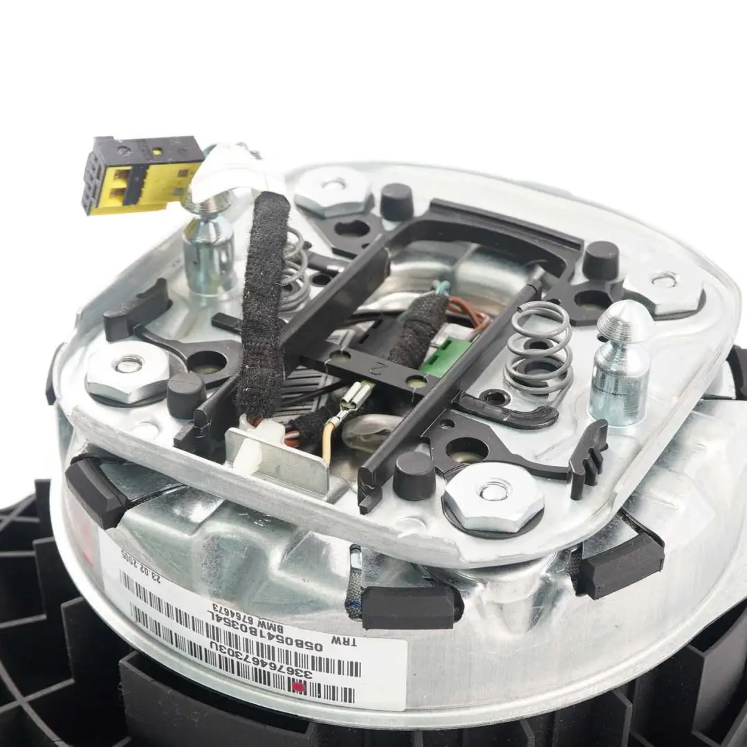 Steering Wheel Air Module Driver's Side to BMW E90 E91 with Part number 6763081 BMW E90 E91 Steering Wheel Air Module Driver's Side - SKU 6763081 - Part number 6763081