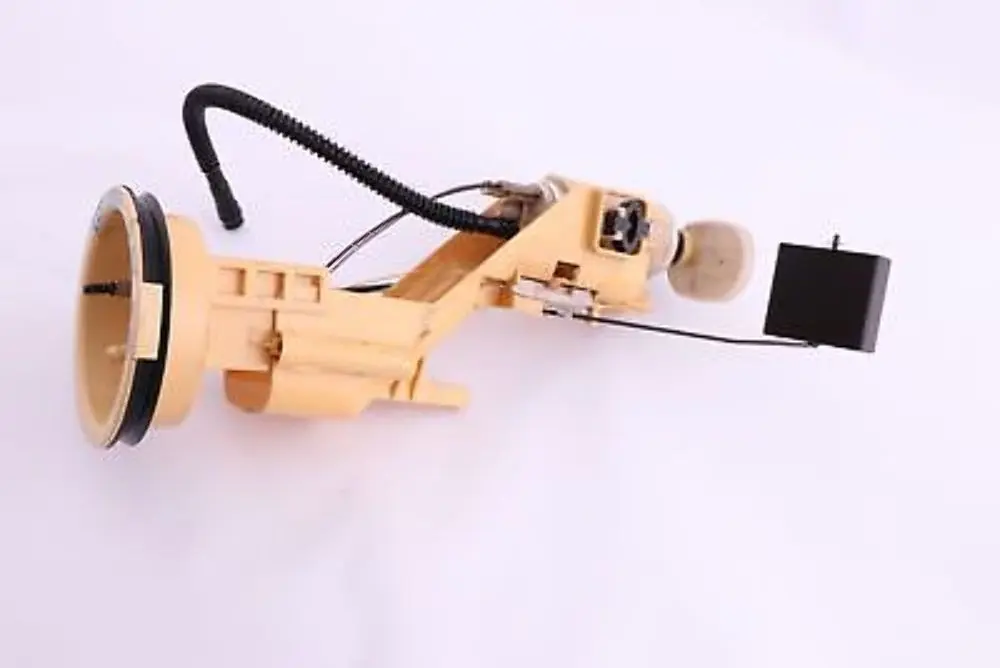 M57 En tanque combustible remitente Entrega Derecho 1184928 para BMW X5 E53 3.0d con número de pieza 16116763817 BMW X5 E53 3.0d M57 En tanque combustible remitente Entrega Derecho 1184928 - SKU 6763817 - Número de pieza 16116763817