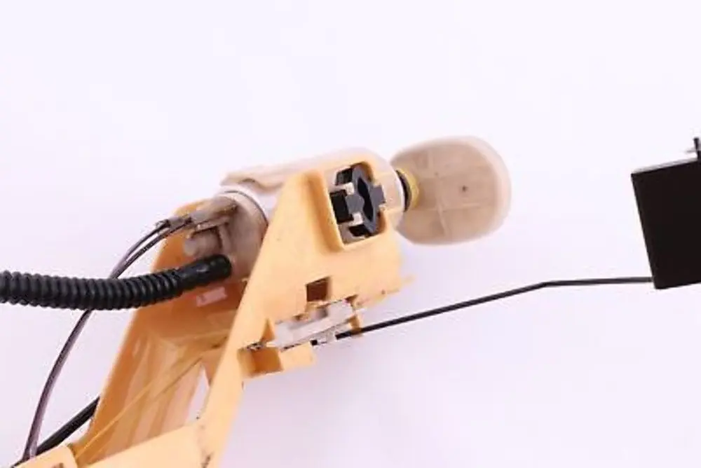 M57 Nel serbatoio Pompa Sender consegna destra 1184928 per BMW X5 E53 3.0d con numero di parte 16116763817 BMW X5 E53 3.0d M57 Nel serbatoio Pompa Sender consegna destra 1184928 - SKU 6763817 - Numero di parte 16116763817