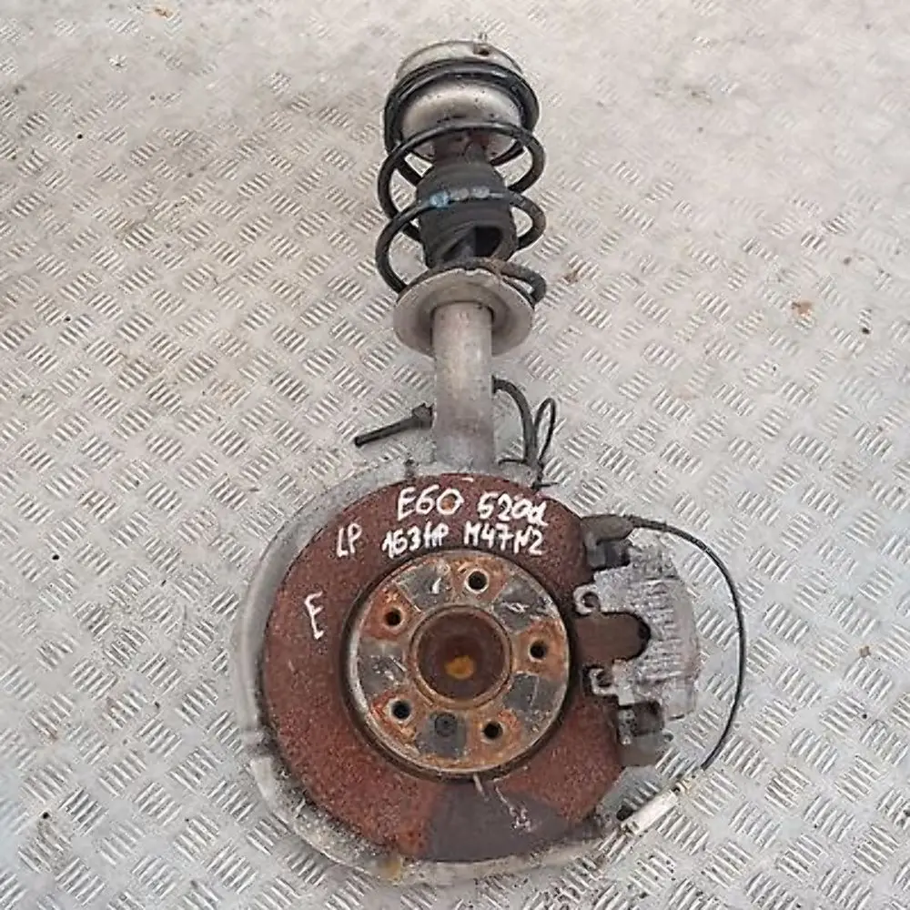 M47N2 Ammortizzatore Anteriore Sinistro Alloggiao Pinza Freno per BMW E60 520d con numero di parte 6764457 BMW E60 520d M47N2 Ammortizzatore Anteriore Sinistro Alloggiao Pinza Freno - SKU 6764457-3 - Numero di parte 6764457