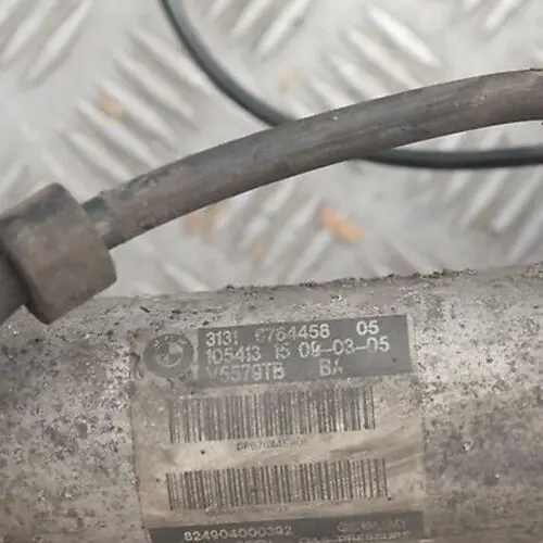 N52 Delantero Derecho Muelle Buje Pata Pinza de Freno Juego Discos para BMW E60 523i con número de pieza 6764458 BMW E60 523i N52 Delantero Derecho Muelle Buje Pata Pinza de Freno Juego Discos - SKU 6764458-2 - Número de pieza 6764458