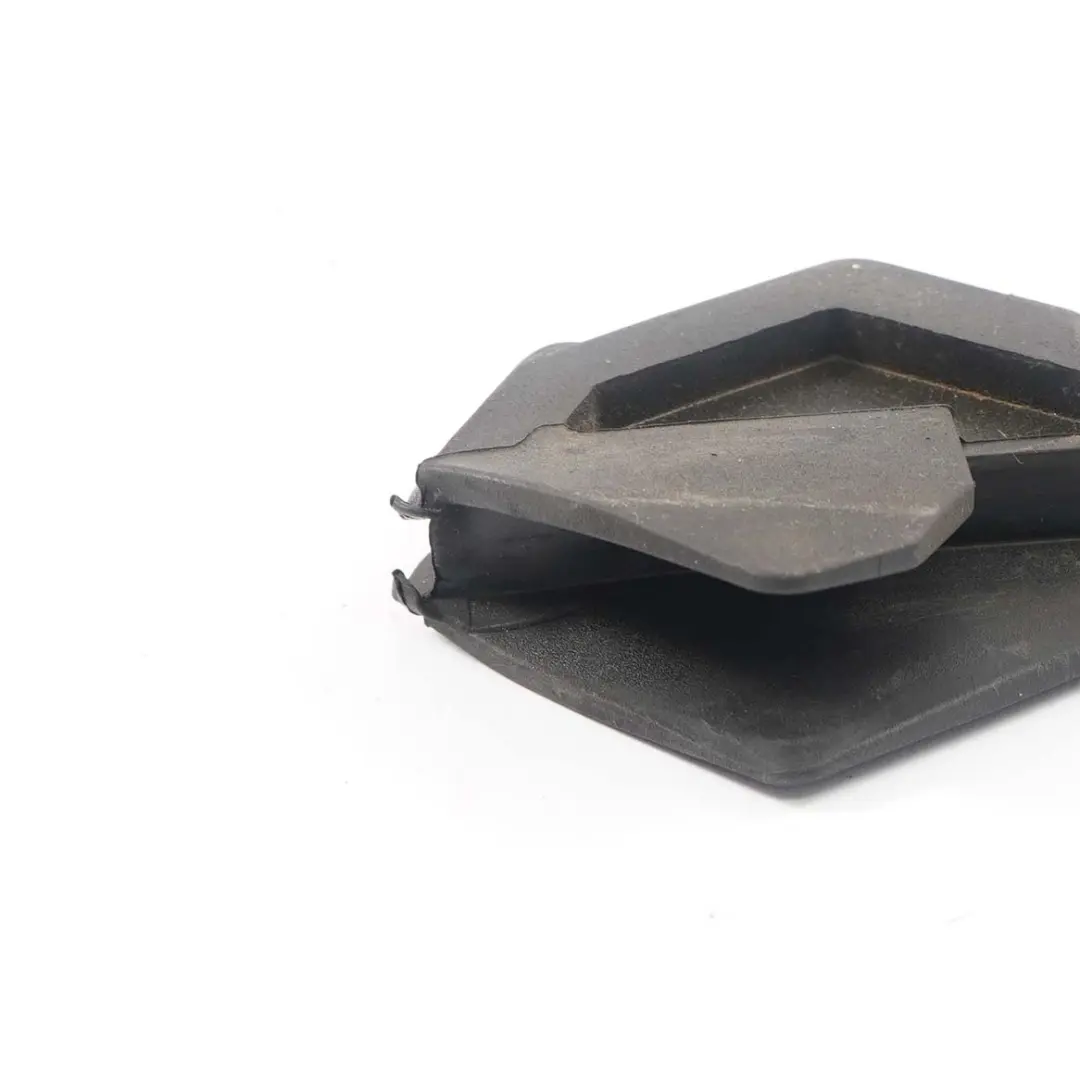 Gommino Supporto Freno per BMW E81 E82 E87 E90 E91 E92 E93 con numero di parte 6764498 BMW E81 E82 E87 E90 E91 E92 E93 Gommino Supporto Freno - SKU 6764498 - Numero di parte 6764498