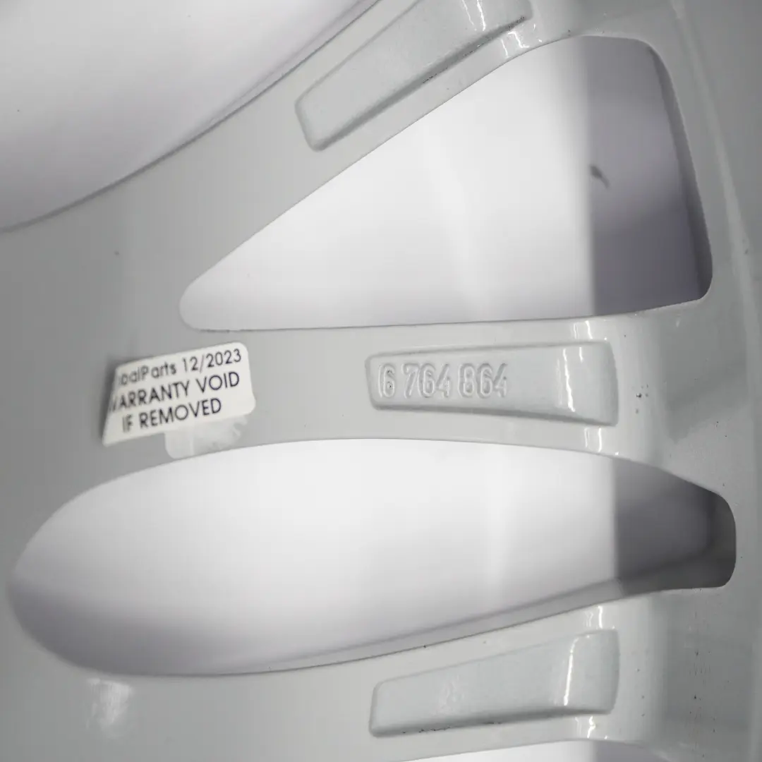 Argento Cerchio in lega posteriore 20" 10J ET:24 Y-spoke 149 per BMW E65 con numero di parte 6764864 BMW E65 Argento Cerchio in lega posteriore 20" 10J ET:24 Y-spoke 149 - SKU 6764864-1 - Numero di parte 6764864