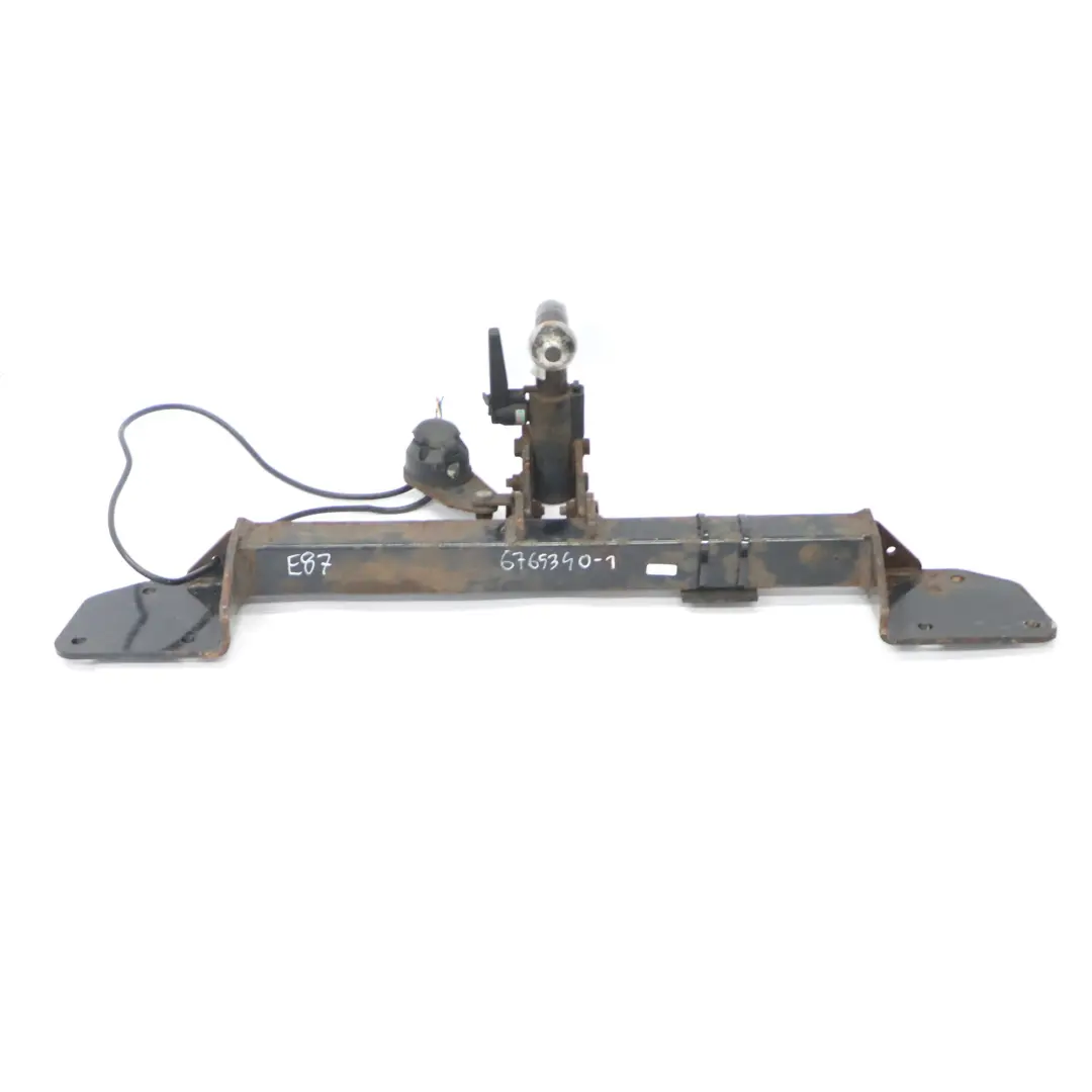 Umbra Gancio di traino Barra di traino Gancio di traino per BMW E81 E87 con numero di parte 6765340 BMW E81 E87 Umbra Gancio di traino Barra di traino Gancio di traino - SKU 6765340-1 - Numero di parte 6765340