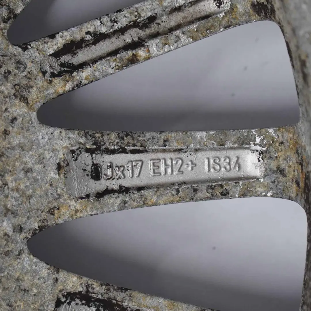 Felga aluminiowa 17" 8J do BMW E90 E92 o numerze 6765813 BMW E90 E92 Felga aluminiowa 17" 8J - SKU 6765813-1 - Numer Części 6765813