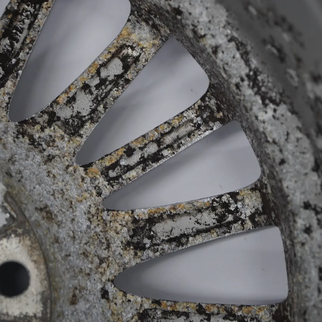 Llanta De aleacion Spider Spoke 160 17" 8J ET:34 para BMW E90 E91 E92 con número de pieza 6765813 BMW E90 E91 E92 Llanta De aleacion Spider Spoke 160 17" 8J ET:34 - SKU 6765813-2 - Número de pieza 6765813