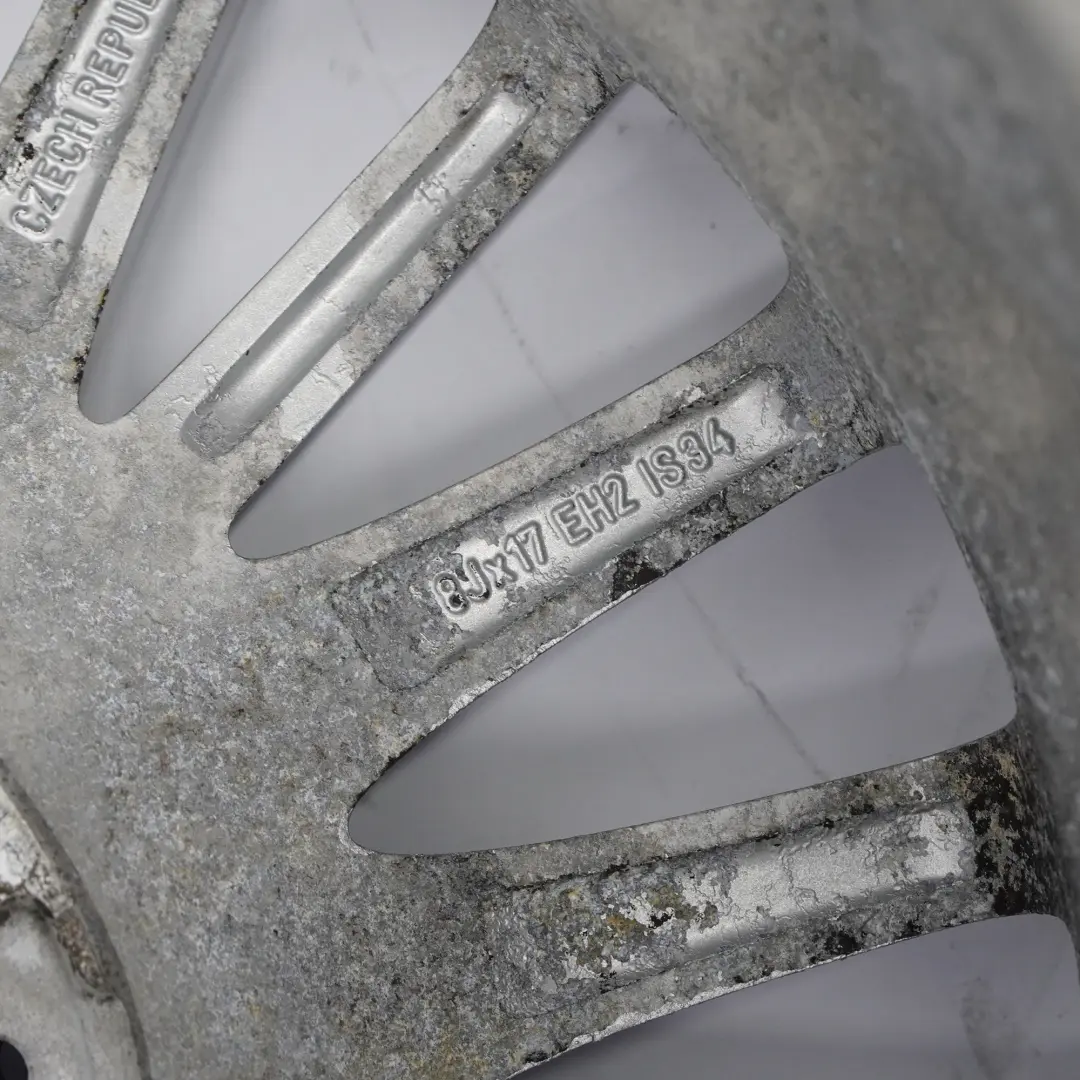 Leichtmetallfelge 17" Spider Speiche 160 ET:34 8J für BMW E90 E91 E92 mit Teilenummer 6765813 BMW E90 E91 E92 Leichtmetallfelge 17" Spider Speiche 160 ET:34 8J - SKU 6765813-5 - Teilenummer 6765813