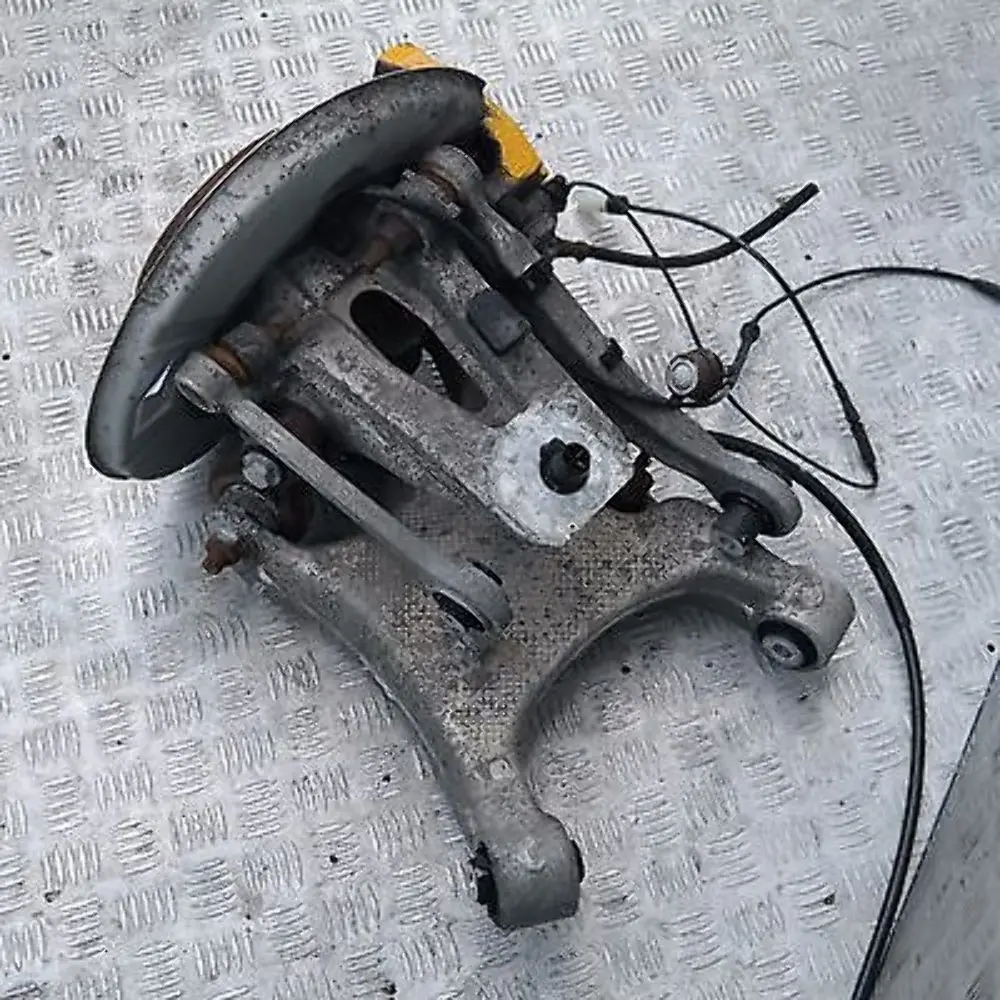 Zawieszenie zwrotnica lewy tył BMW E61 520d 163HP do o numerze 6765909 Zawieszenie zwrotnica lewy tył BMW E61 520d 163HP - SKU 6765909 - Numer Części 6765909