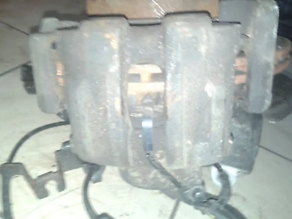 Set Bremsscheibe Bremssattelgehäuse Links Schwenklager für BMW 1 3 E87 E90 mit Teilenummer 6766681 BMW 1 3 E87 E90 Set Bremsscheibe Bremssattelgehäuse Links Schwenklager - SKU 6766681 - Teilenummer 6766681