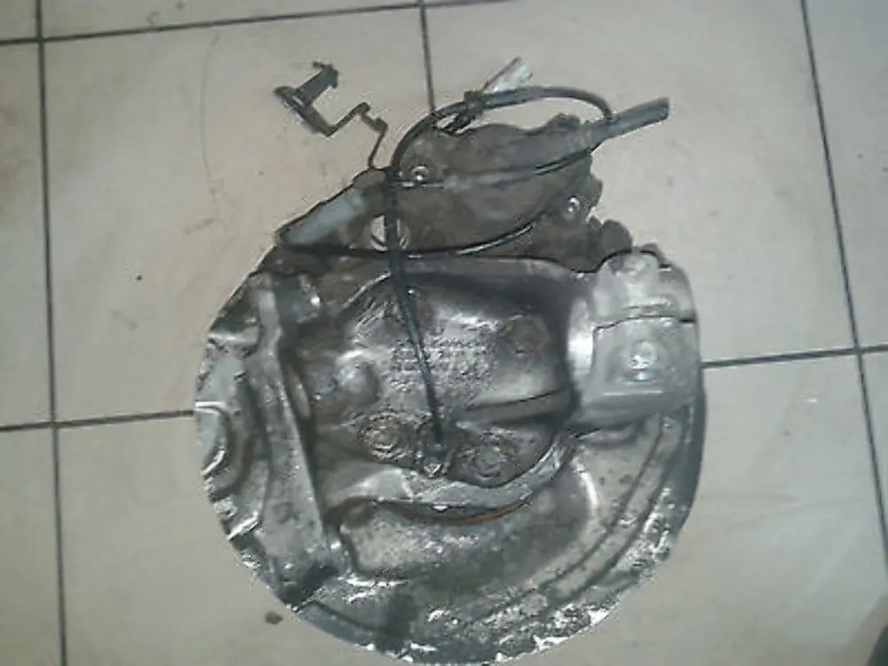 Set Bremsscheibe Bremssattelgehäuse Links Schwenklager für BMW 1 3 E87 E90 mit Teilenummer 6766681 BMW 1 3 E87 E90 Set Bremsscheibe Bremssattelgehäuse Links Schwenklager - SKU 6766681 - Teilenummer 6766681