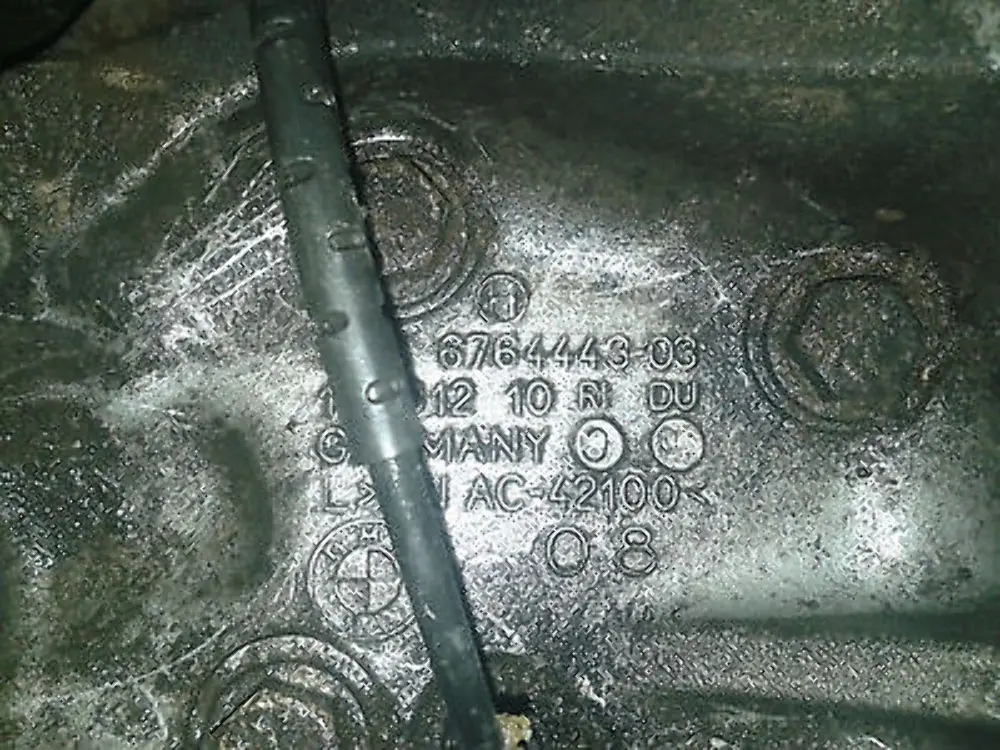 BMW E87 E90 Tarcza zwrotnica zacisk lewy przód - SKU 6766681 - Numer Części 6766681