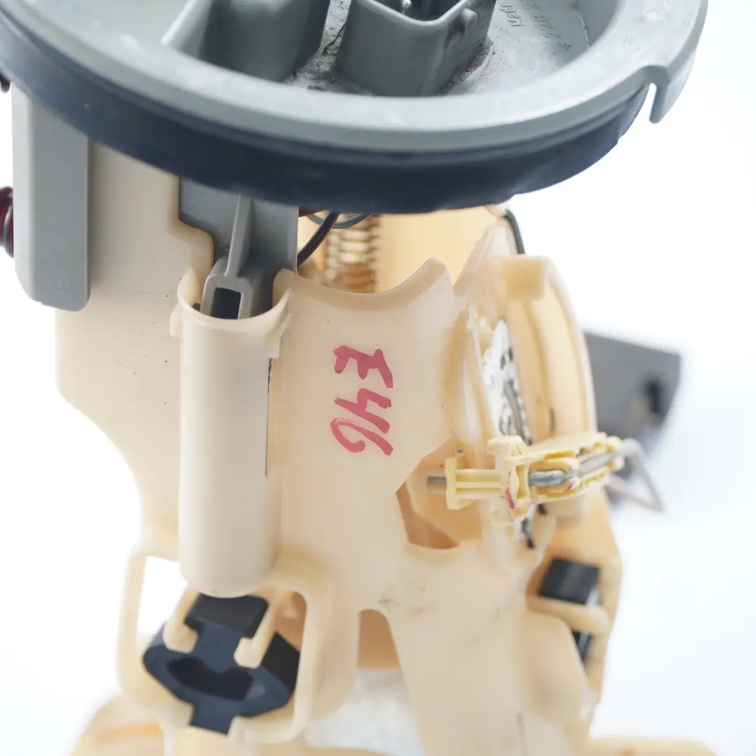 Bomba Combustible Motor Gasolina Derecha Sender Entrega 1183780 para BMW E46 con número de pieza 6766942 BMW E46 Bomba Combustible Motor Gasolina Derecha Sender Entrega 1183780 - SKU 6766942-1 - Número de pieza 6766942