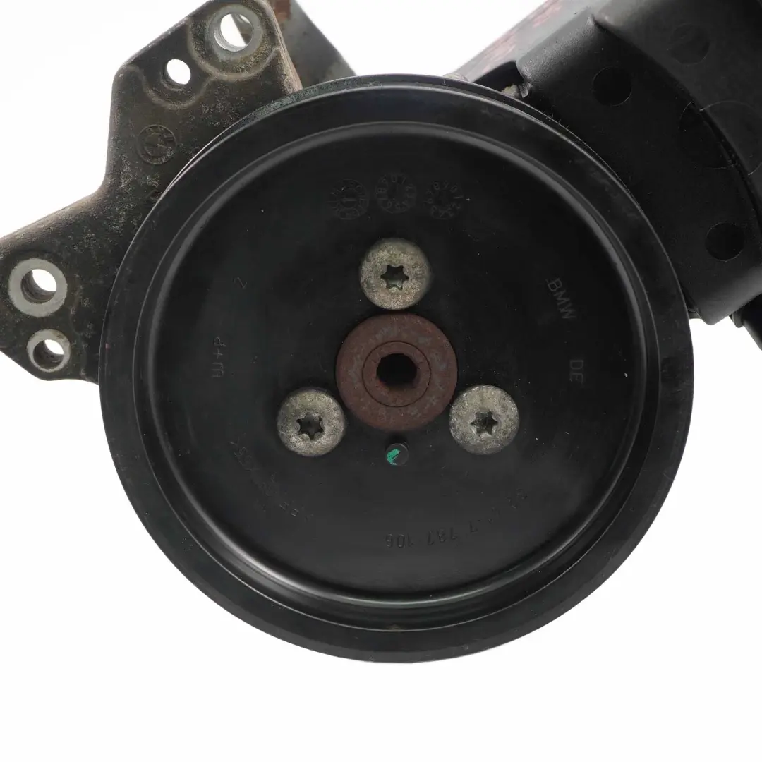 Steering Pump Diesel M57N2 to BMW E90 E91 E92 E93 325d 330d Power with Part number 6768169 BMW E90 E91 E92 E93 325d 330d Power Steering Pump Diesel M57N2 - SKU 6768169 - Part number 6768169