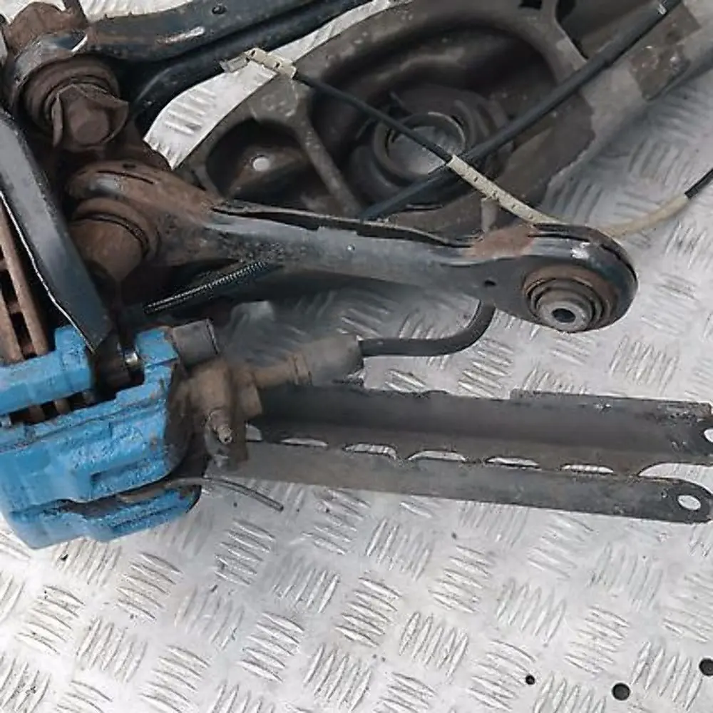 BMW 3 er E90 325i N52 218PS Set Bremsscheibe Bremssattelgehäuse links hinten - SKU 6768697 - Teilenummer 6768698