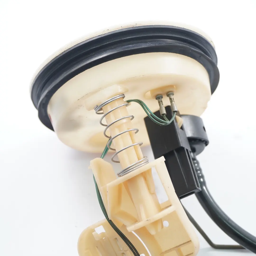 Sensore carburante sinistro Sensore livello carburante pompa per BMW E46 con numero di parte 6768788 BMW E46 Sensore carburante sinistro Sensore livello carburante pompa - SKU 6768788 - Numero di parte 6768788