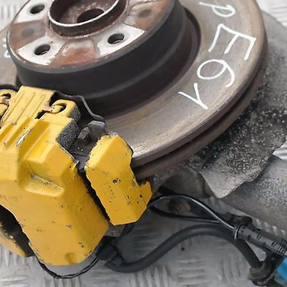 M47N2 163PS Set Molla Sospensioni Cuscinetto Perno Frontale SX per BMW E61 520d con numero di parte 6768795 BMW E61 520d M47N2 163PS Set Molla Sospensioni Cuscinetto Perno Frontale SX - SKU 6768795 - Numero di parte 6768795