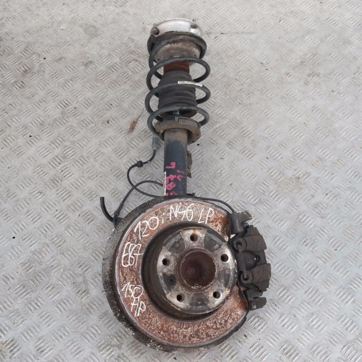 BMW 1 Series E87 120i N46 Front Left N/S Spring Strut Brake Suspension Leg Hub
