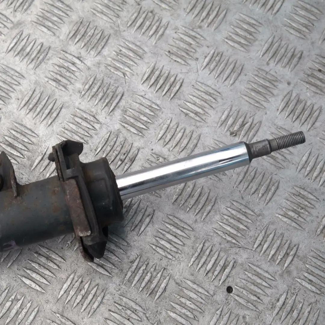 Amortisseur Avant Droite/ Pivotement/ Roue 6768916 pour BMW 1 1 E87 à propos du numéro de pièce 31316768916 BMW 1 1 E87 Amortisseur Avant Droite/ Pivotement/ Roue 6768916 - SKU 6768916-1 - Numéro de pièce 31316768916