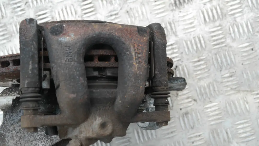 BMW 1 er E87 118i Stoßdämpfer Federbein Schwenklager Bremssattel Vorne Rechts - SKU 6768916 - Teilenummer 31316768916