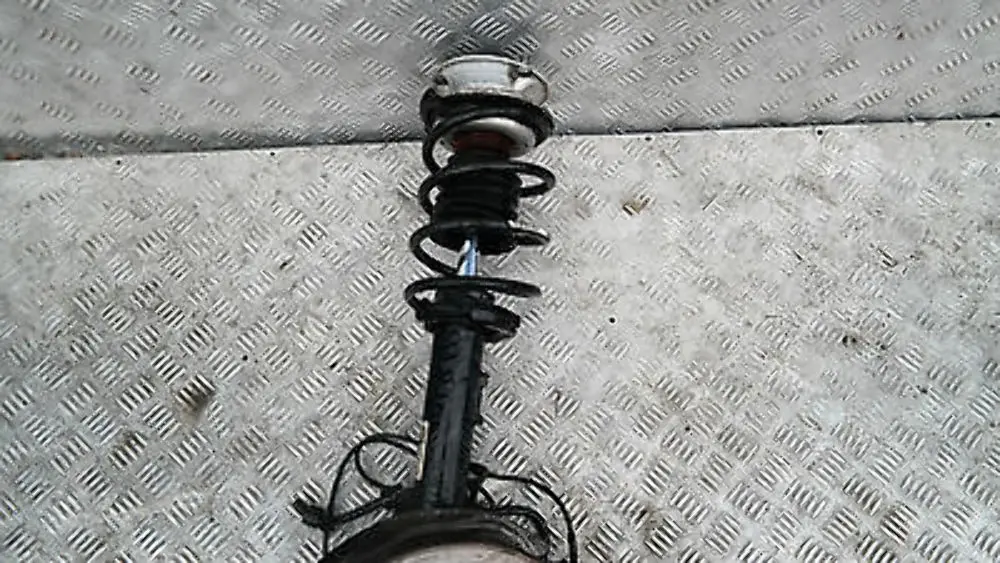 BMW 1 E87 120i Amortyzator zwrotnica lewy przód - SKU 6768919 - Numer Części 6768919