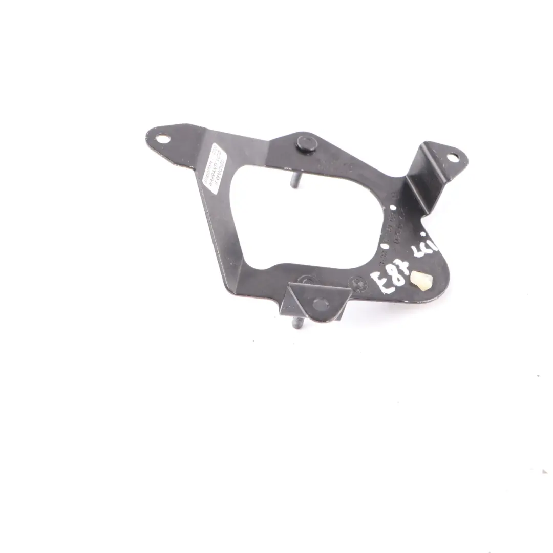 Soporte Superior Bomba Vacío Para Servo Freno Superior para BMW E87 LCI con número de pieza 6769031 BMW E87 LCI Soporte Superior Bomba Vacío Para Servo Freno Superior - SKU 6769031 - Número de pieza 6769031