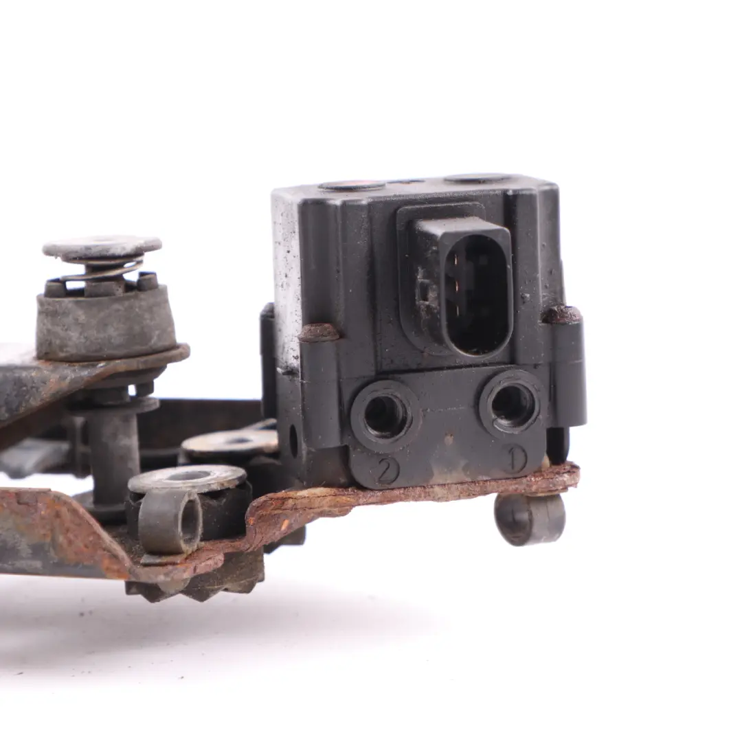 Suspension Self Leveling Device Compressor Motor 6769082 to BMW E61 Touring Air with Part number 6789937 BMW E61 Touring Air Suspension Self Leveling Device Compressor Motor 6769082 - SKU 6769082-4 - Part number 6789937