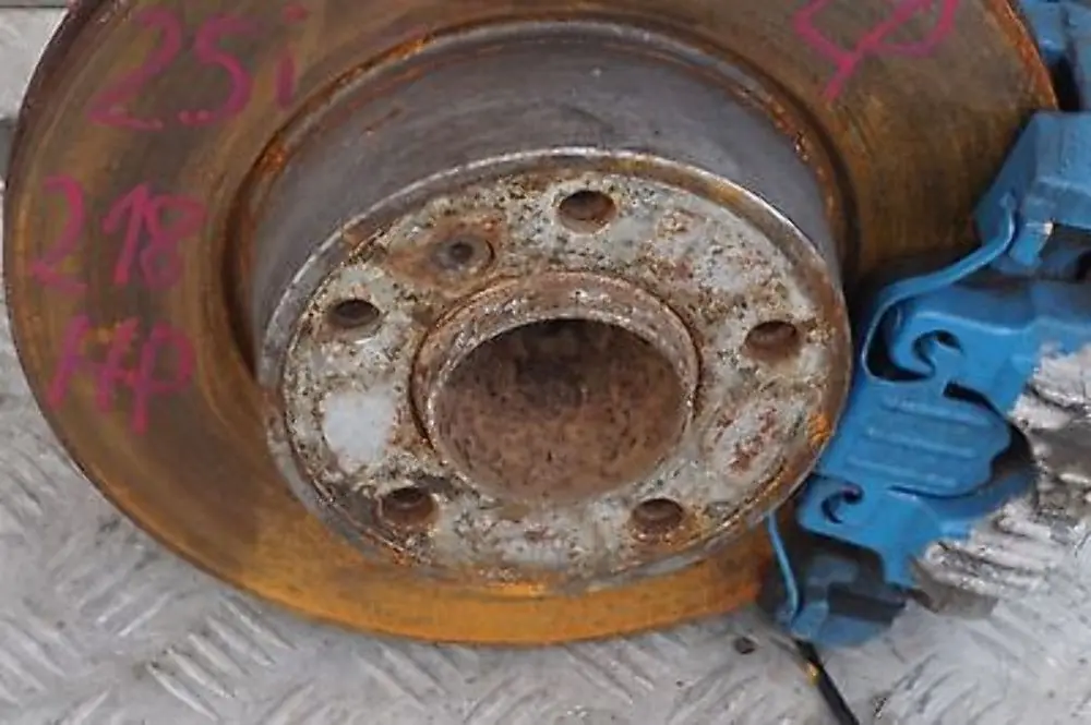 BMW 3 Series E90 325i N52 Front Left N/S Suspension Leg Brake Disc Hub Caliper - SKU 6769091-1 - Part number 6769091