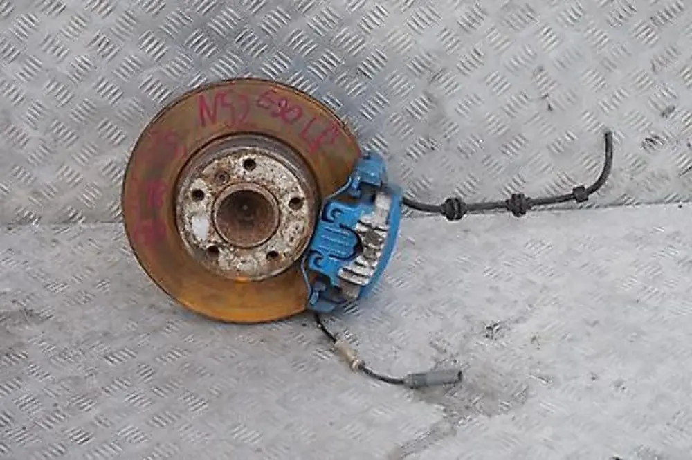 N52 Front Left N/S Suspension Leg Brake Disc Hub Caliper to BMW 3 Series E90 325i with Part number 6769091 BMW 3 Series E90 325i N52 Front Left N/S Suspension Leg Brake Disc Hub Caliper - SKU 6769091-1 - Part number 6769091