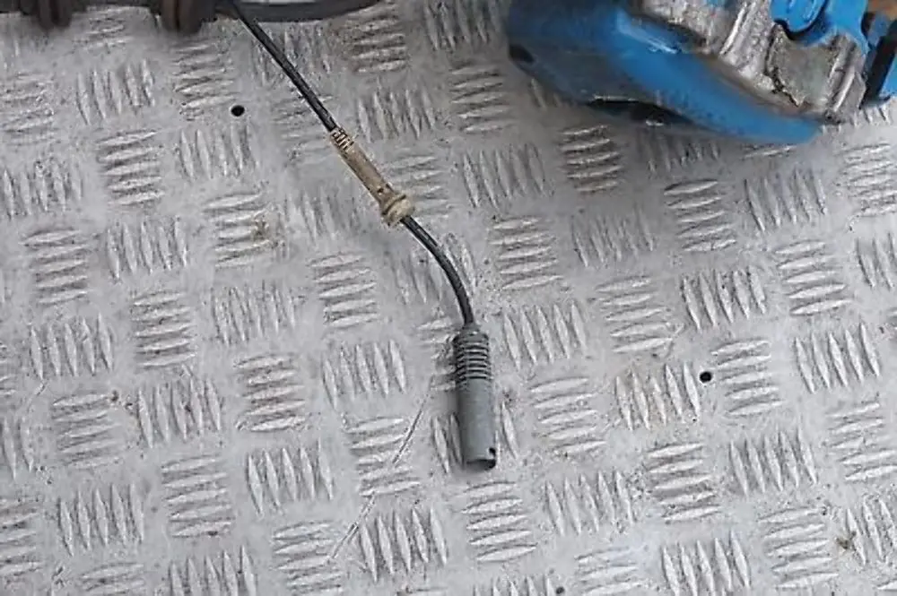 Zwrotnica Zacisk Prawy 325i N52 218HP do BMW E90 o numerze 6769092 BMW E90 Zwrotnica Zacisk Prawy 325i N52 218HP - SKU 6769092 - Numer Części 6769092