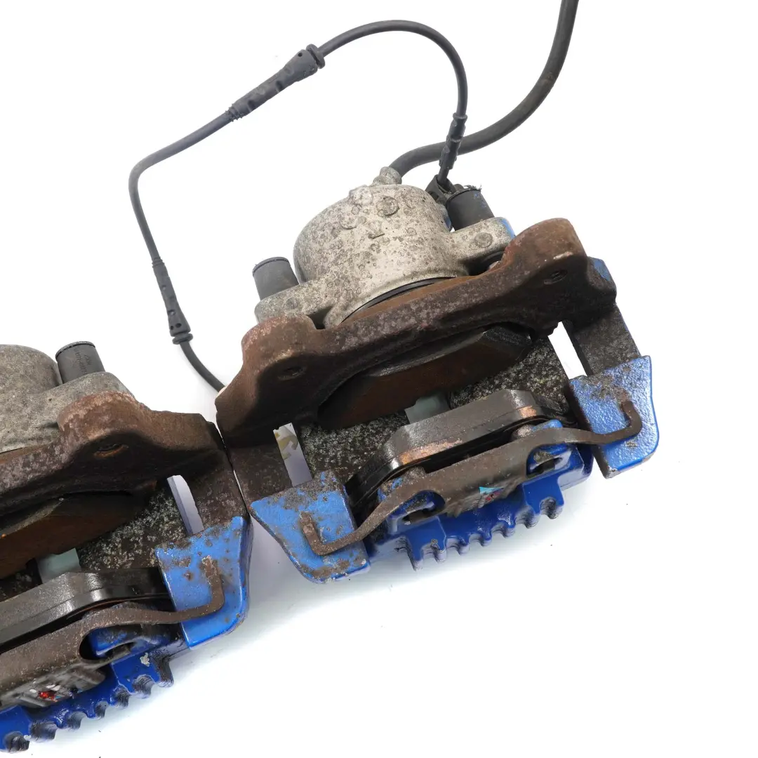 étrier de frein avant gauche droit sans support Set 57/24/330 pour BMW E90 E92 à propos du numéro de pièce 6769093 BMW E90 E92 étrier de frein avant gauche droit sans support Set 57/24/330 - SKU 6769093/6769094 - Numéro de pièce 6769093