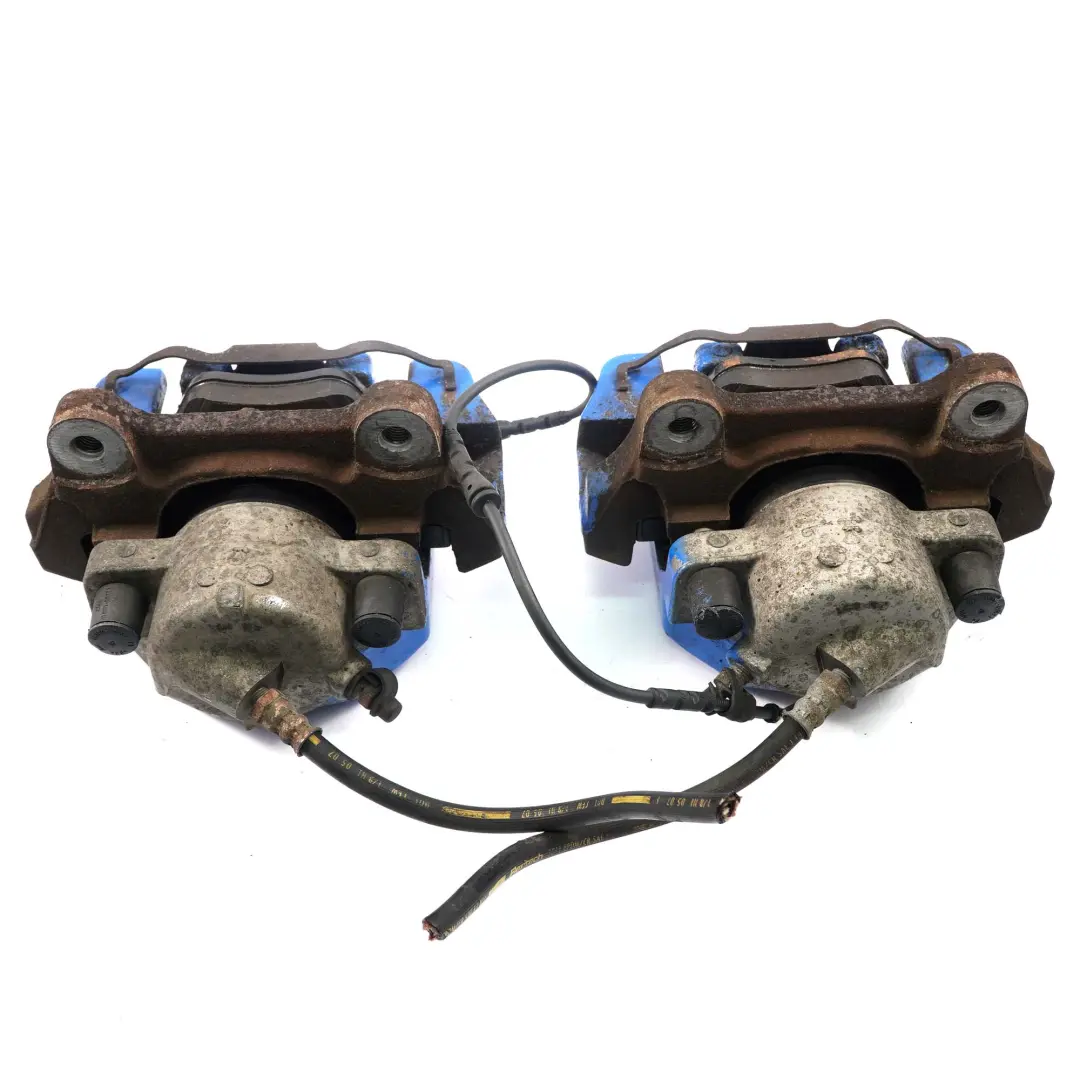 BMW E90 E92 Brake Caliper Front Left Right N/O/S Carrier Housing Set 57/24/330 - SKU 6769093/6769094 - Part number 6769093
