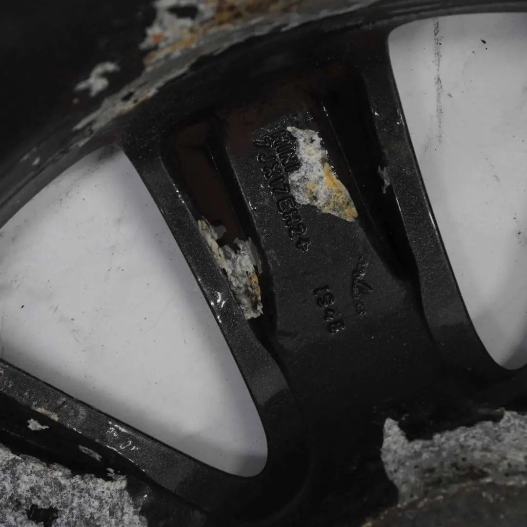 Llanta De aleacion gris 17" 7J Crown Spoke 104 para Mini Cooper R50 R55 R56 R57 con número de pieza 6769411 Mini Cooper R50 R55 R56 R57 Llanta De aleacion gris 17" 7J Crown Spoke 104 - SKU 6769411-7 - Número de pieza 6769411