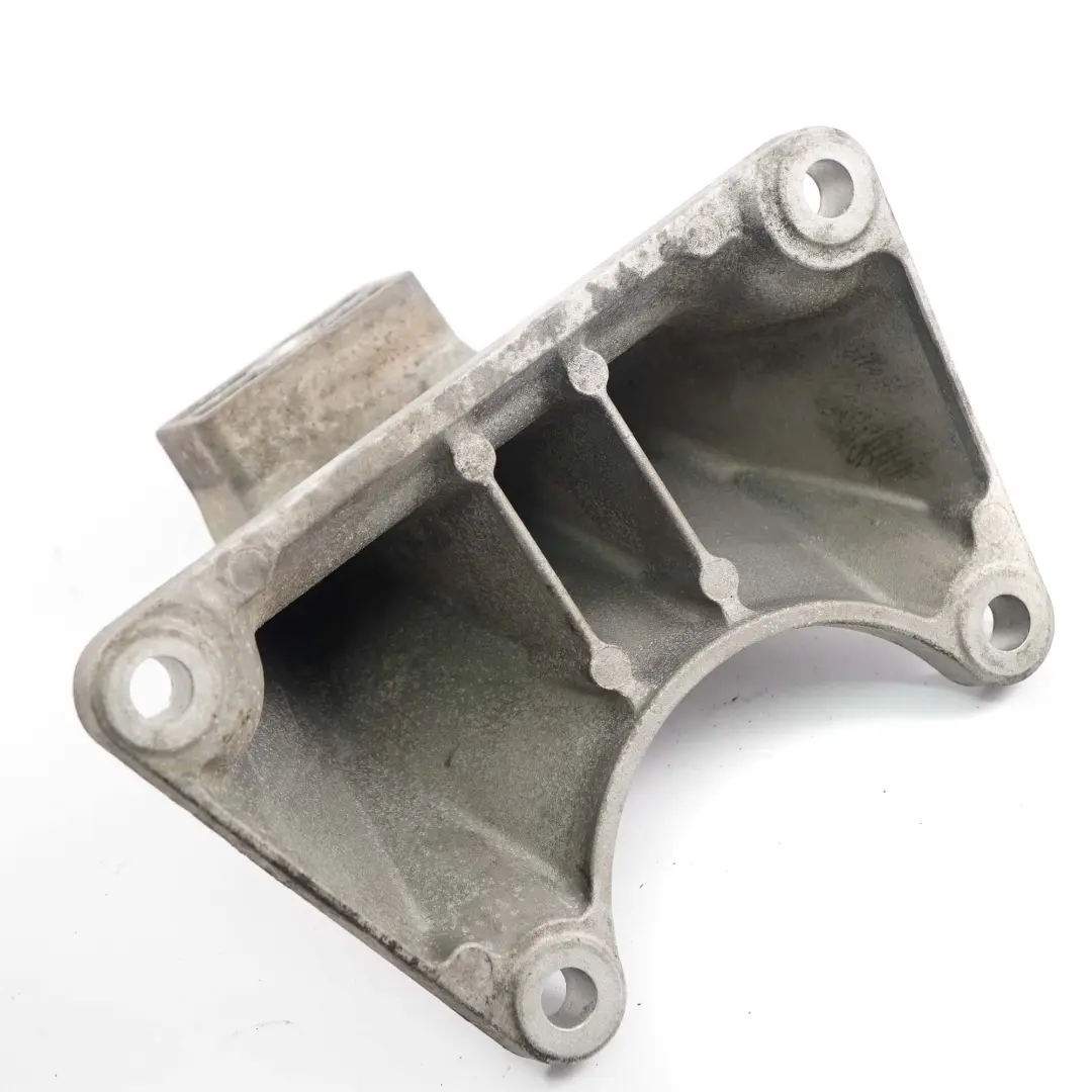 BMW E60 E61 Diesel 520d Gearbox Cross Member Bracket Holder Support - SKU 6769635 - Part number 6769635
