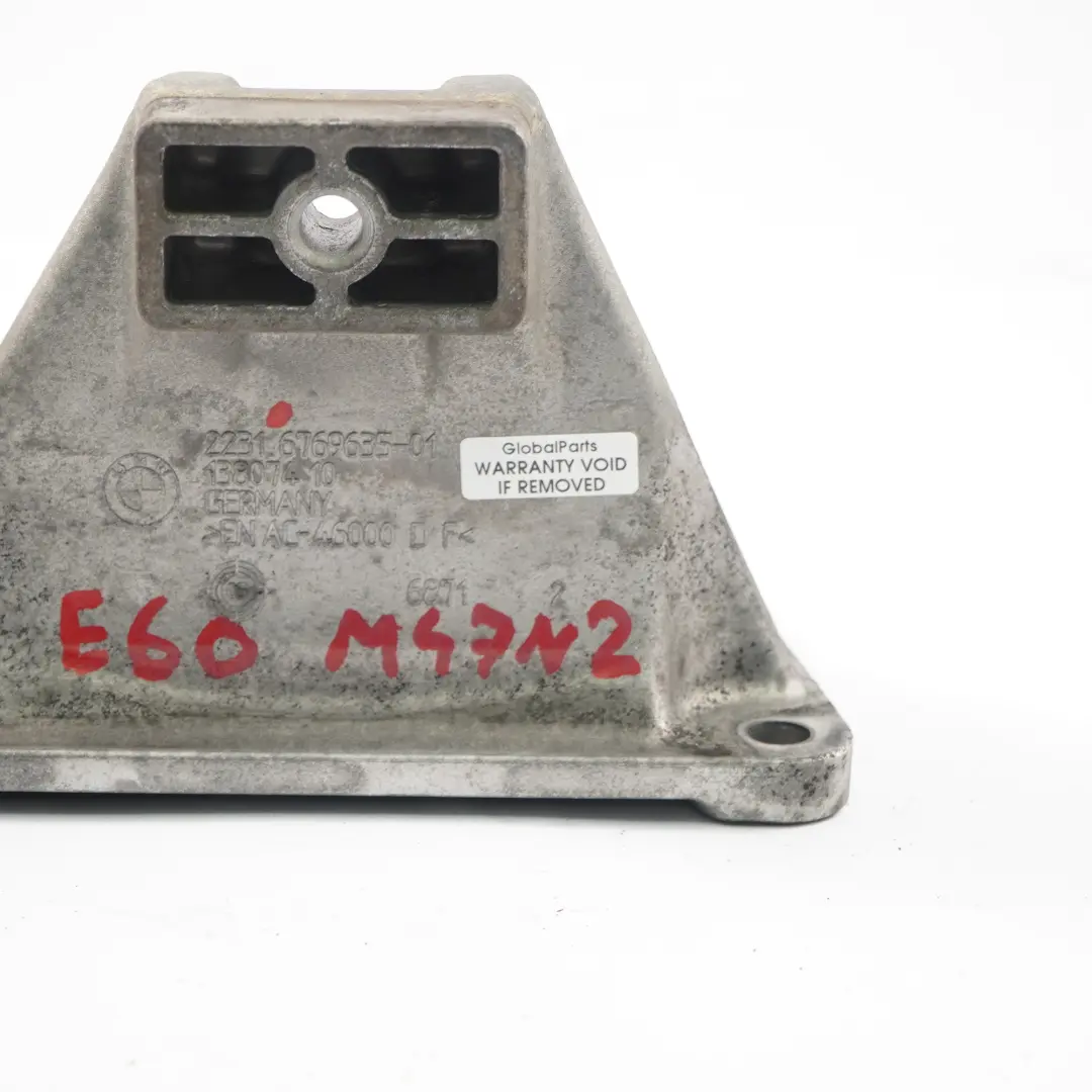 Support de la Traverse de la Boite de Vitesse pour BMW E60 E61 Diesel 520d à propos du numéro de pièce 6769635 BMW E60 E61 Diesel 520d Support de la Traverse de la Boite de Vitesse - SKU 6769635 - Numéro de pièce 6769635