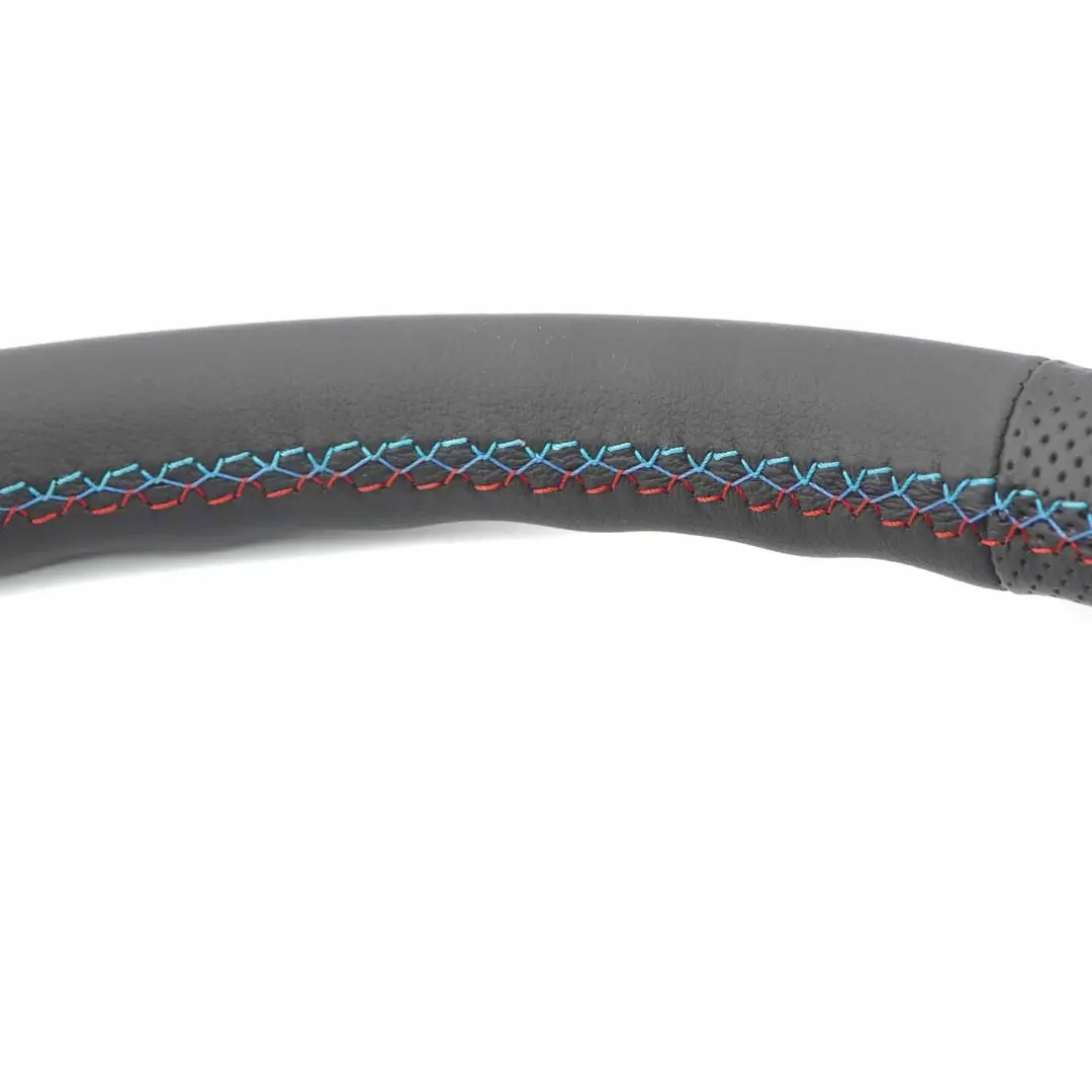 Volant sport en cuir noir à 3 branches M-tricoloured Threads pour BMW E46 NEW à propos du numéro de pièce 6770416 BMW E46 NEW Volant sport en cuir noir à 3 branches M-tricoloured Threads - SKU 6770416-1 - Numéro de pièce 6770416