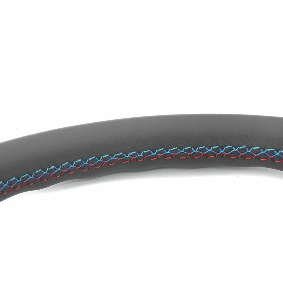Volant sport en cuir noir à 3 branches M-tricoloured Threads pour BMW E46 NEW à propos du numéro de pièce 6770416 BMW E46 NEW Volant sport en cuir noir à 3 branches M-tricoloured Threads - SKU 6770416-1 - Numéro de pièce 6770416