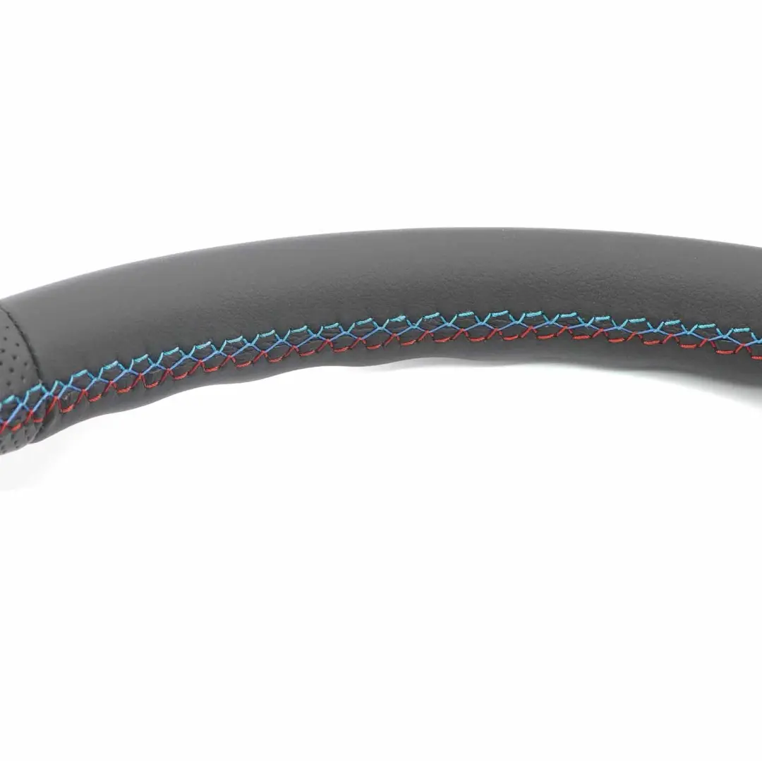 Volant sport en cuir noir à 3 branches M-tricoloured Threads pour BMW E46 NEW à propos du numéro de pièce 6770416 BMW E46 NEW Volant sport en cuir noir à 3 branches M-tricoloured Threads - SKU 6770416-1 - Numéro de pièce 6770416