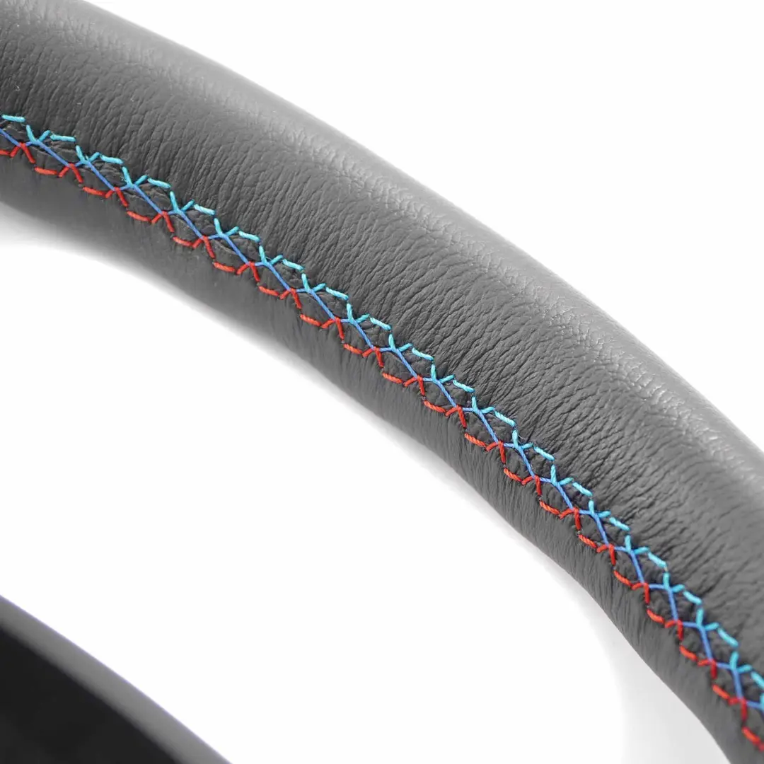 NUEVO Volante deportivo de cuero negro 3 radios para BMW Serie X5 E53 con número de pieza 6770422 BMW Serie X5 E53 NUEVO Volante deportivo de cuero negro 3 radios - SKU 6770422-1 - Número de pieza 6770422