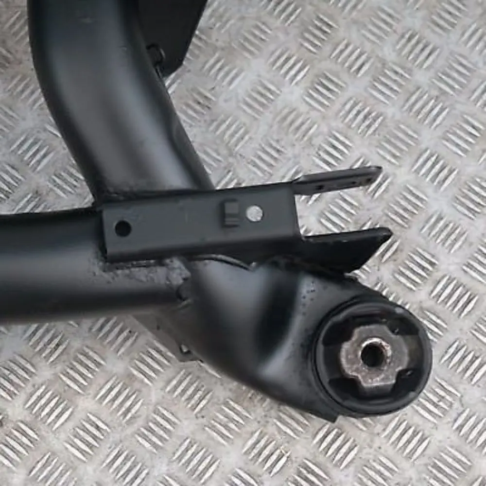 Assale posteriore Portante Subframe Ceadle Subframe per BMW X5 E53 con numero di parte 6770459 BMW X5 E53 Assale posteriore Portante Subframe Ceadle Subframe - SKU 6770459 - Numero di parte 6770459